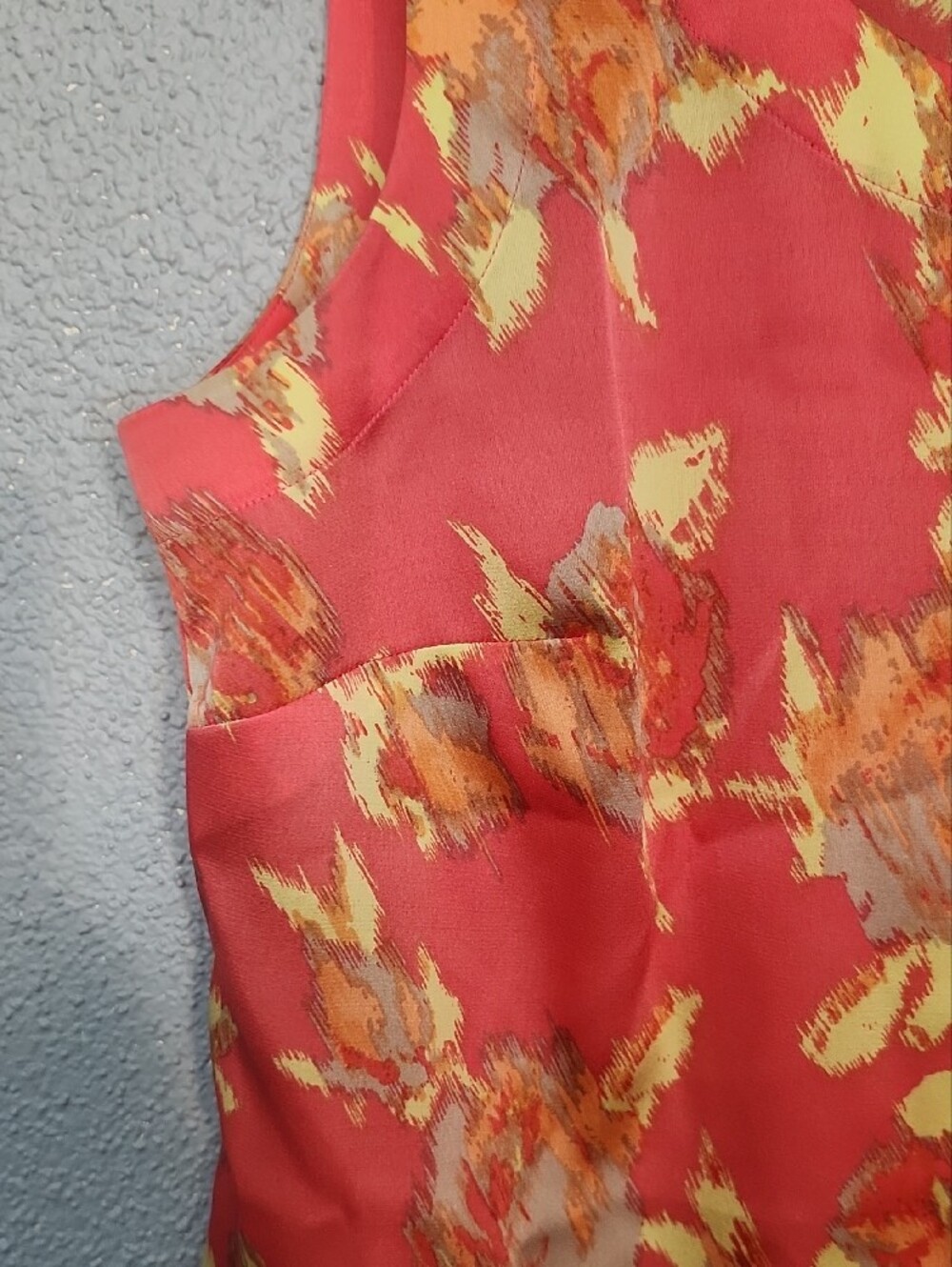 St. John Coral and Yellow Floral Sleeveless Top - Picture 3 of 4
